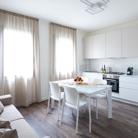 Borgo Verticale Luxury Apartments แฟลเตร ภายนอก รูปภาพ