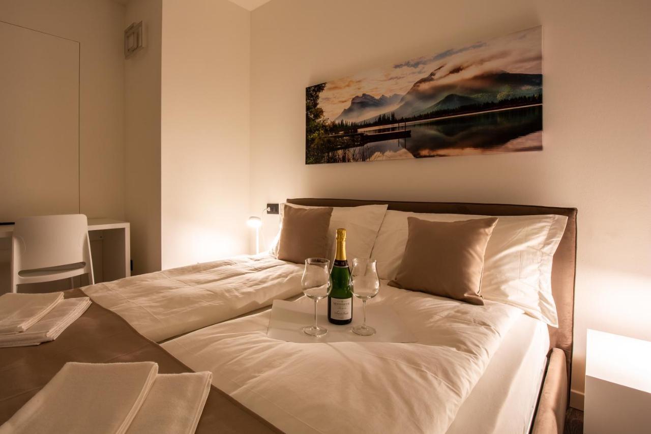 Borgo Verticale Luxury Apartments แฟลเตร ภายนอก รูปภาพ